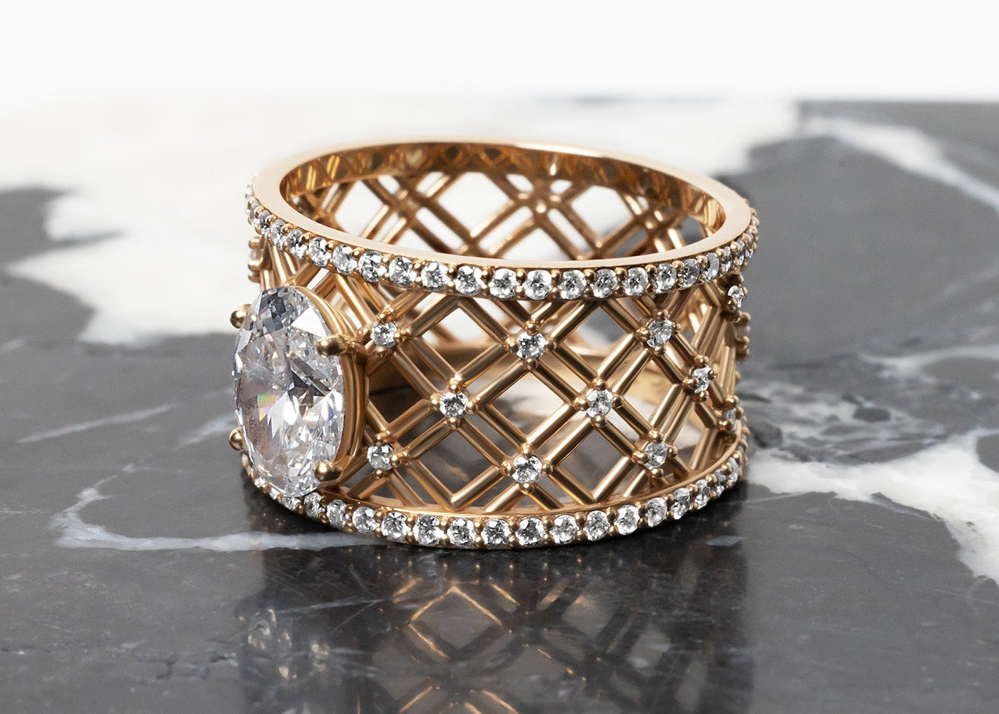 Dans les coulisses de la création : Rencontre avec la designeuse de The One Paris